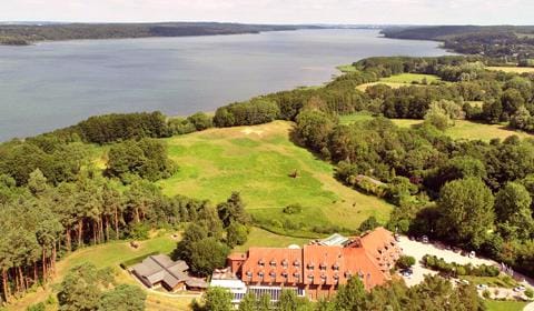 Urlaubs- und Wellnesshotel Am Tollensesee